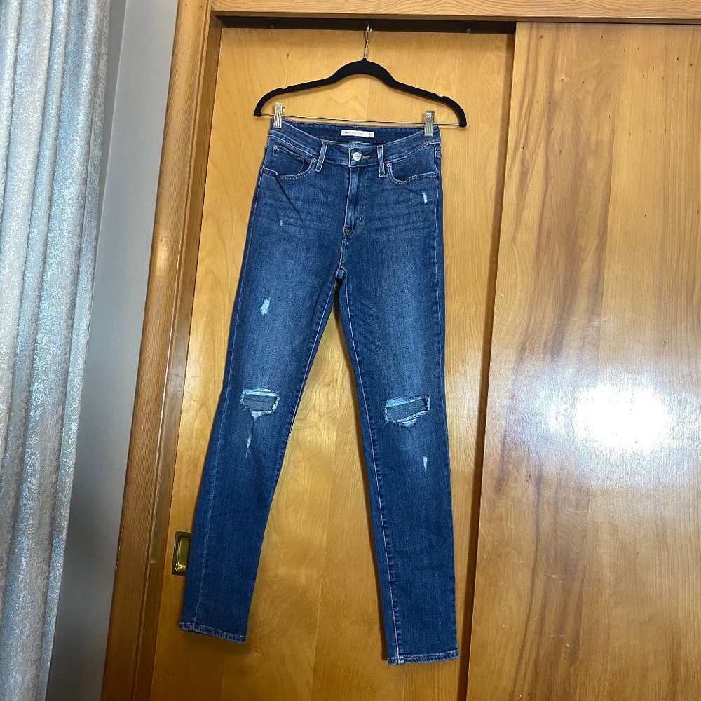 Women’s Levi Strauss & Co. Medium Wash Distressed 721 High Rise Skinny Jeans 28